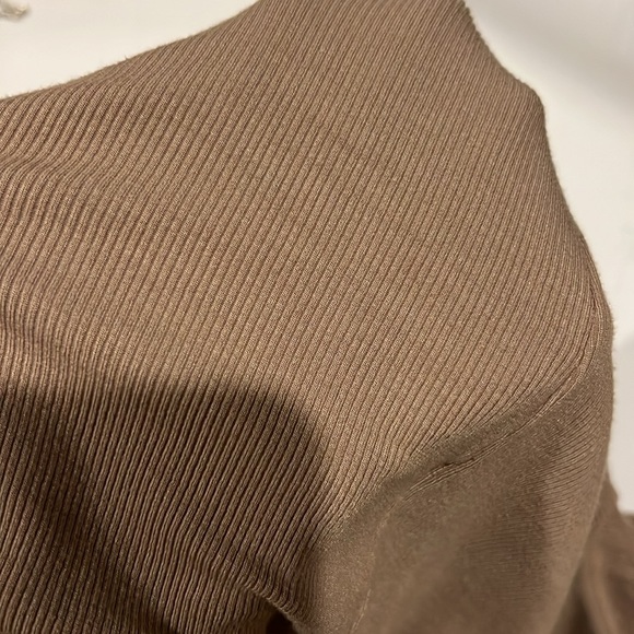 Three Dots Turtleneck - Picture 5 of 9